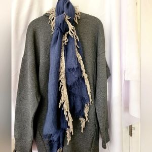NWT GAYNOR BLUE AND IVORY FRINGED SCARF. MADE IN ITALY